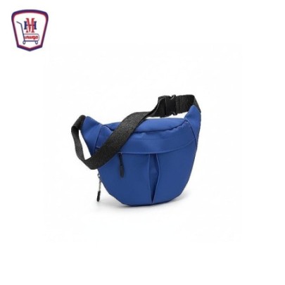 صورة شنطه حريمى وسط وتربروف من موسى - هايبر موسى