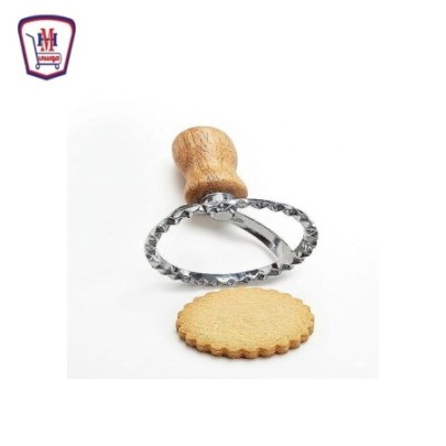 ختامه عجين استانلس يد خشب اشكال